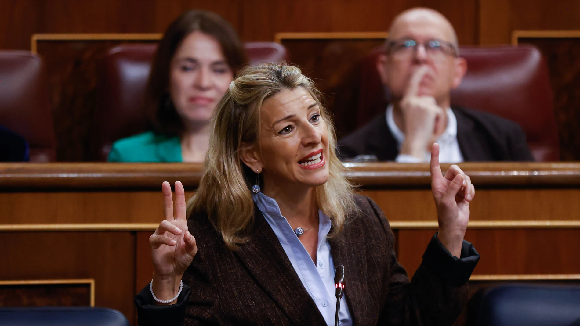 La ministra de Trabajo, Yolanda Díaz, interviene durante la sesión de control celebrada, este miércoles, en el Congreso de los Diputados.