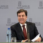 El consejero de Economía y Hacienda y portavoz, Carlos Fernández Carriedo, comparece en rueda de prensa posterior al Consejo de Gobierno