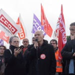El secretario General de UGT-Castilla y León, Faustino Temprano (i), y el secretario general de CCOO Castilla y León, Vicente Andrés, en las Cortes durante la última protesta contra las Cuentas