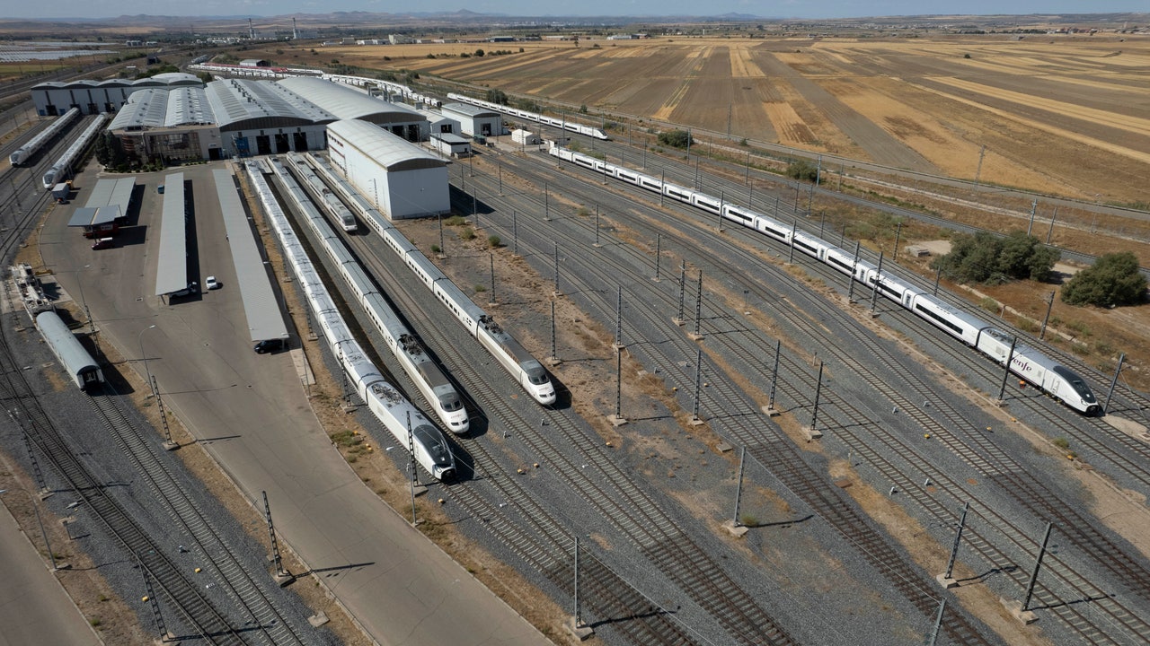 Renfe mueve ficha tras el rosario de incidentes ferroviarios e invertirá 1.000 millones de euros en sus talleres