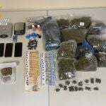 Droga, materiales y dinero en efectivo intervenidos en la operación 'Calateas' en Salamanca.GUARDIA CIVIL28/12/2022