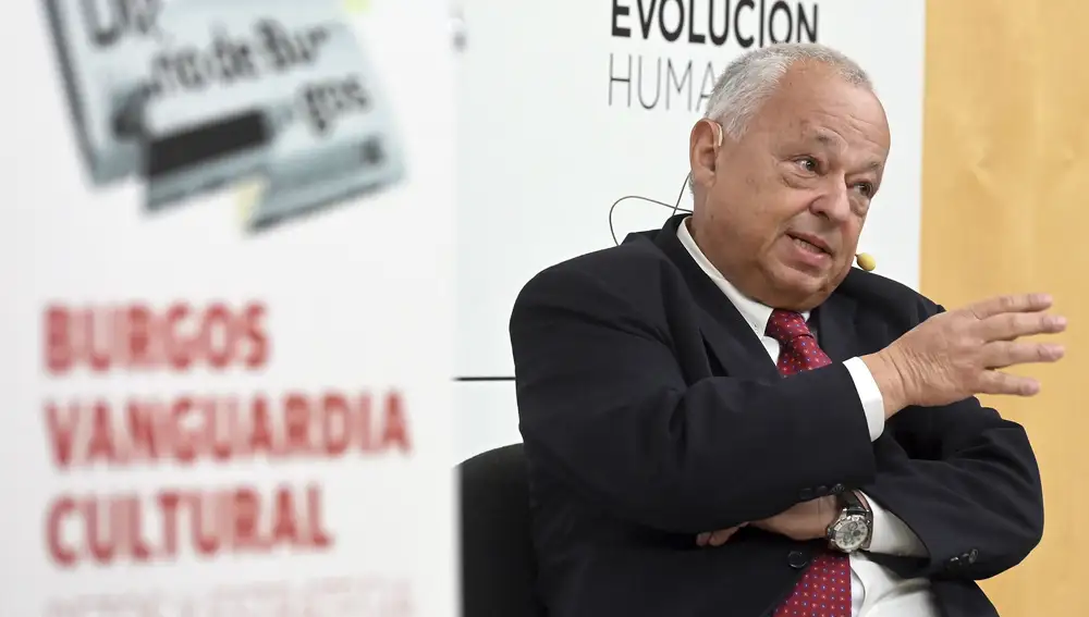El consejero Gonzalo Santonja participa en el foro sobre Burgos y vanguardia cultural