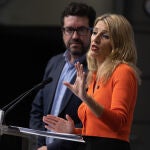 El secretario de Estado de Empleo y Economía Social, Joaquín Pérez Rey y la vicepresidenta segunda y ministra de Trabajo y Economía Social, Yolanda Diaz, hacen balance del primer aniversario de la aprobación de la Reforma Laboral