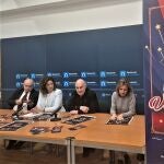 La diputada de Cultura de la institución provincial, Carolina Valbuena ha presentado esta mañana junto al director de producción del Festival Internacional Vive la Magia, Enrique López, esta gala navideña en Palencia, de carácter eminentemente familiar