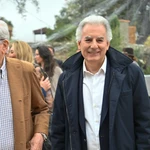 Mario Vargas Llosa y su hijo Álvaro
