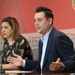 El alcalde de Burgos, Daniel de la Rosa, presenta el balance del Grupo Municipal Socialista del año 2022, acompañado de la portavoz municipal Nuria Barrio