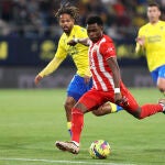 Largie Ramazani con el Almería. EFE/Román Ríos