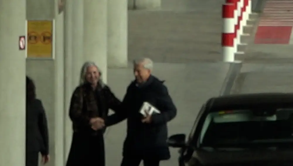 PRIMERAS IMAGENES DE MARIO VARGAS LLOSA TRAS SU RECIENTE SEPARACION CON ISABEL PREYSLER