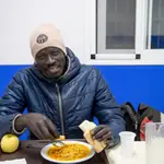 Gallase Sarr de Senegal, en el Centro de Acogida Municipal gestionado por el Ayuntamiento de Jaén. EFE/José Manuel Pedrosa.