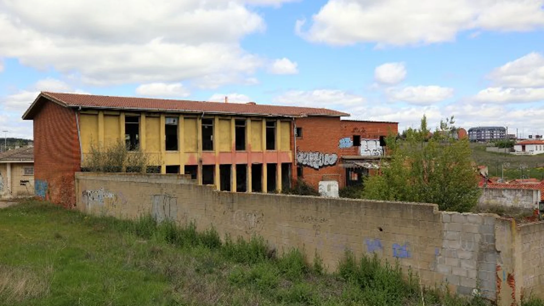 Estado actual de las antiguas escuelas de La Inmaculada en León