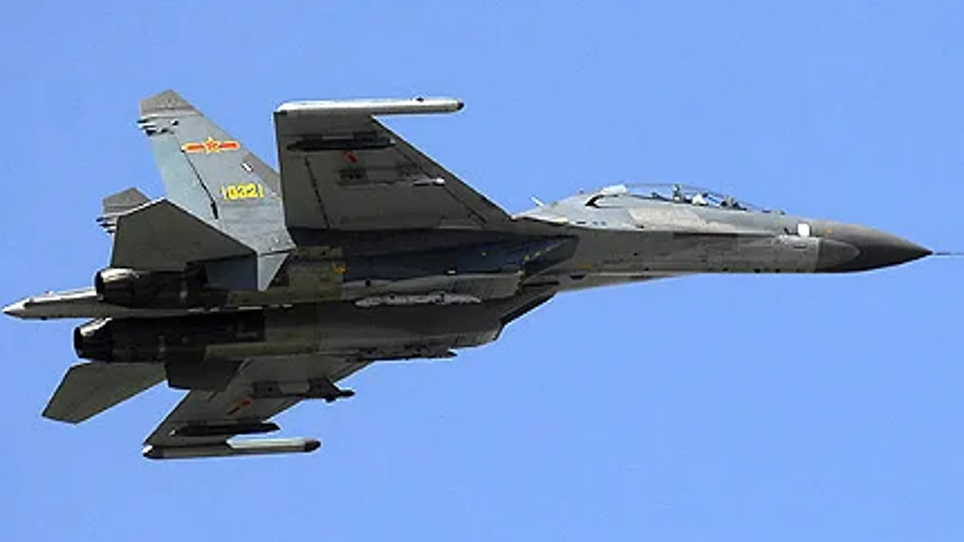 Un avión J-11 chino