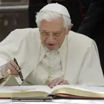 Benedicto XVI en la catedral de Friburgo en septiembre de 2011