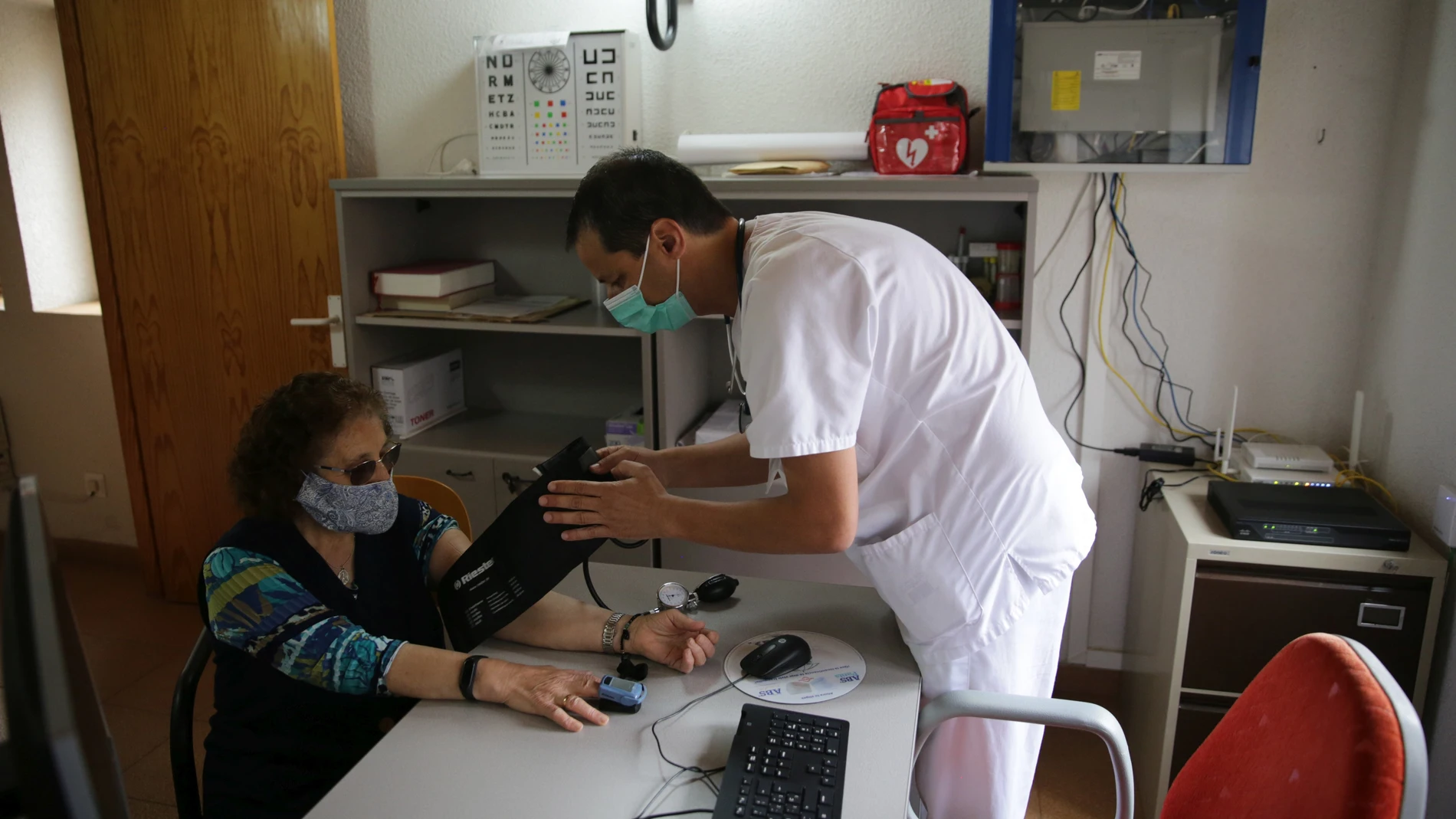 Atención a una paciente en el centro de salud