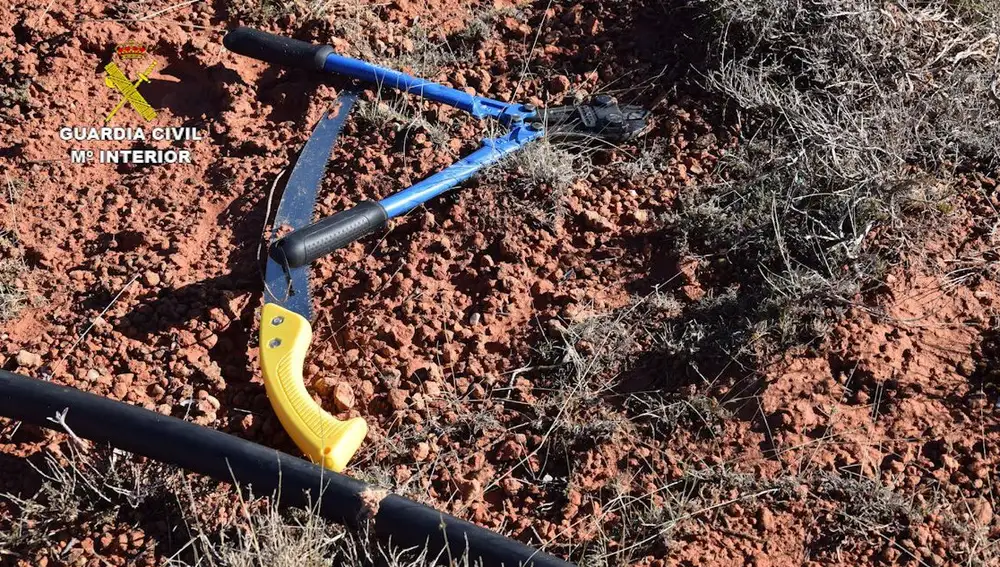 Herramientas utilizadas por la banda criminal para el robo de hilo de cobre