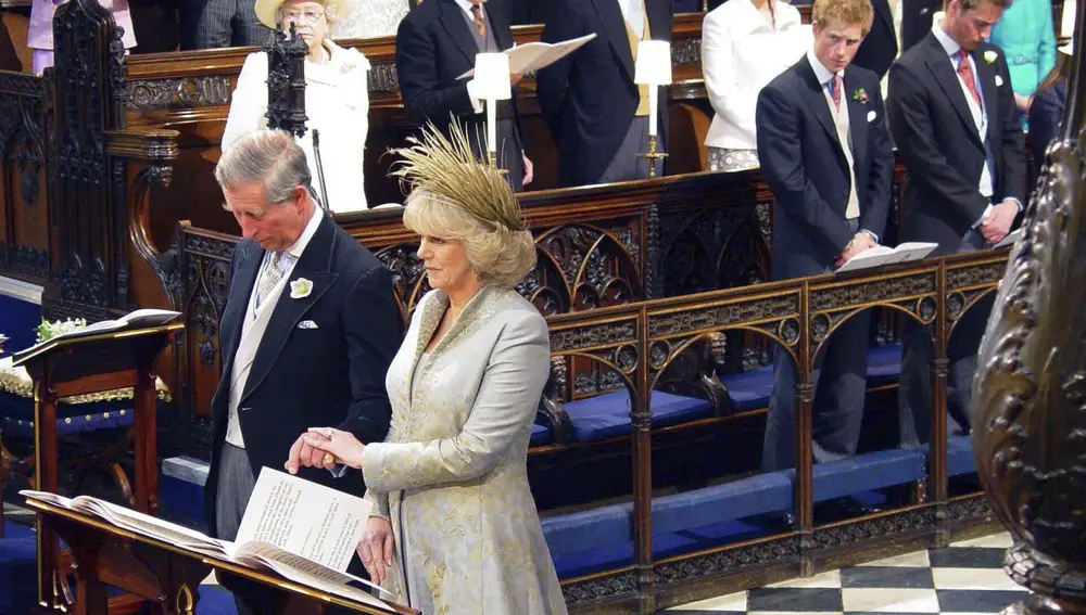 Harry y William trataron de evitar la boda de su padre, Carlos III, con Camilla Parker-Bowles. (Chris Young/Pool Photo via AP, File)
