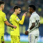 El Real Madrid ha perdido en su partido de LaLiga contra el Villarreal y el Barcelona ha reaccionado