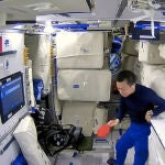 Un nuevo deporte "extraterrestre": ping-pong espacial.