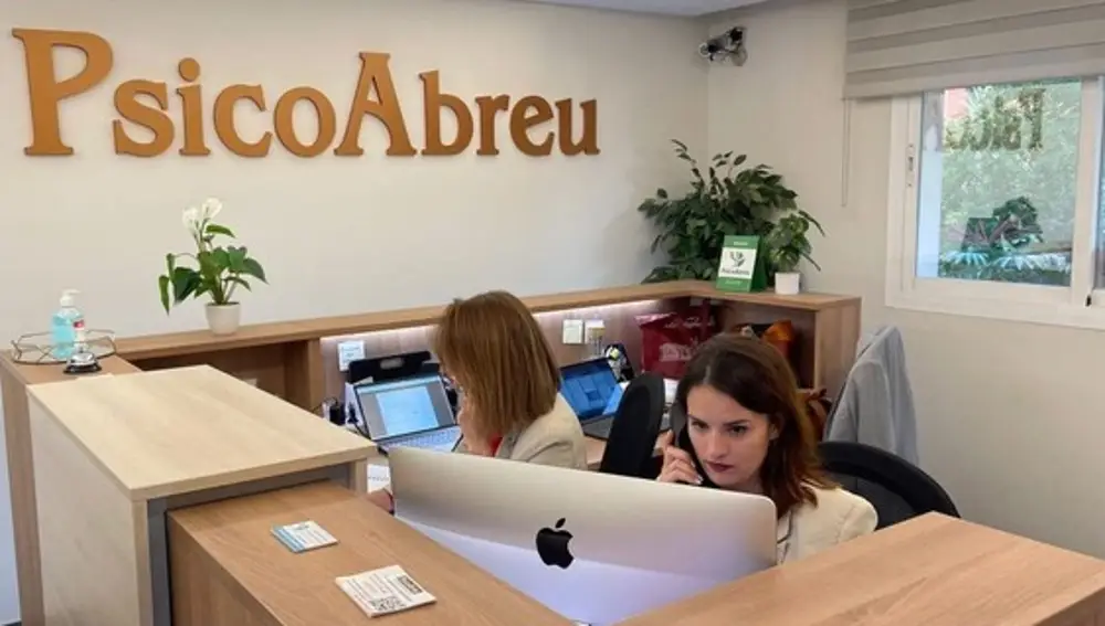 Psicólogos PsicoAbreu, referente en atención psicológica, inicia su expansión nacional en Jaén