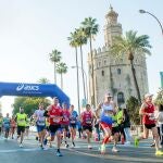 Imagen de archivo de una carrera de la Zurich Maratón de Sevilla. AYUNTAMIENTO DE SEVILLA