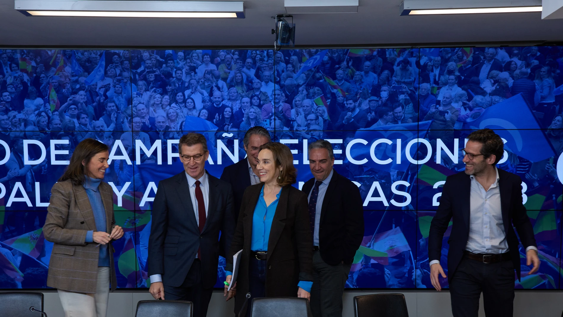 El presidente del PP nacional, Alberto Núñez Feijóo, la secretaria general del PP, Cuca Gamarra, el coordinador general y director de campaña, Elías Bendodo, y el portavoz del comité de campaña, Borja Sémper, llegan a la reunión del Equipo de Campaña para las próximas Elecciones Municipales y Autonómicas del 28 de mayo, en la sede del PP, a 12 de enero de 2023, en Madrid (España). Tras su nombramiento como director de campaña del PP para las próximas elecciones municipales y autonómicas del 28 de mayo, Bendodo tiene la encomienda de trabajar en la preparación de la campaña, ya que a lo largo del mes de enero están previstas las presentaciones de candidatos tanto a nivel autonómico como de los cabezas de lista de las capitales de provincia.12 ENERO 2023;PARTIDO POPULAR;POPULARES;Jesús Hellín / Europa Press12/01/2023