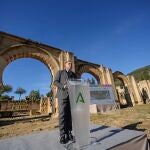 El consejero de Turismo, Cultura y Deporte, Arturo Bernal, durante la presentación de la oferta de Andalucía para Fitur