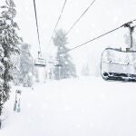 La nieve de verdad ha llegado a Sierra Nevada con la baja de temperaturas