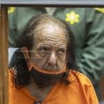 Ron Jeremy comparece para su acusación formal por cargos de violación y agresión sexual, en una imagen de archivo