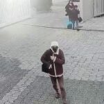 Una imagen del capo de la mafia Messina Denaro captada por las cámaras de seguridad de la clínica privada en la que fue después arrestado
