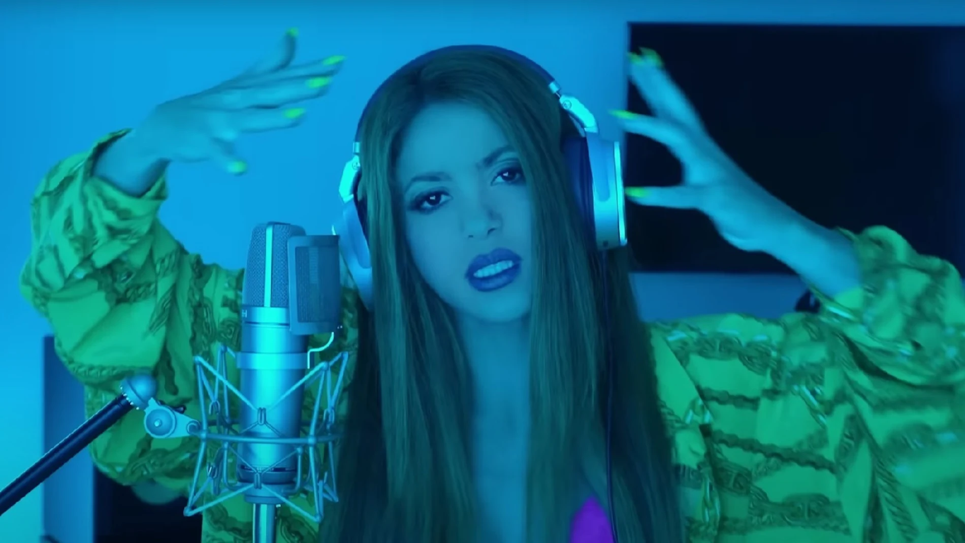 Shakira vuelve al ataque con la música de por medio