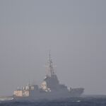 La fragata "Méndez Núñez" navega tras el buque ruso "Admiral Gorshkov"