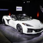 El Corvette E Ray 2024 es un híbrido eléctrico a gasolina.