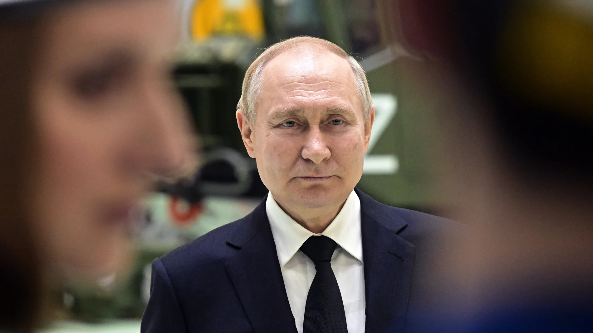 El presidente ruso, Vladimir Putin, con la polémica "Z" detrás