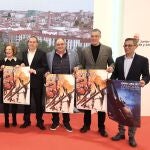 Francisco José Requejo, Jesús María Prada e Isabel García, entre otros, presentan el cartel de la Semana Santa de Zamora