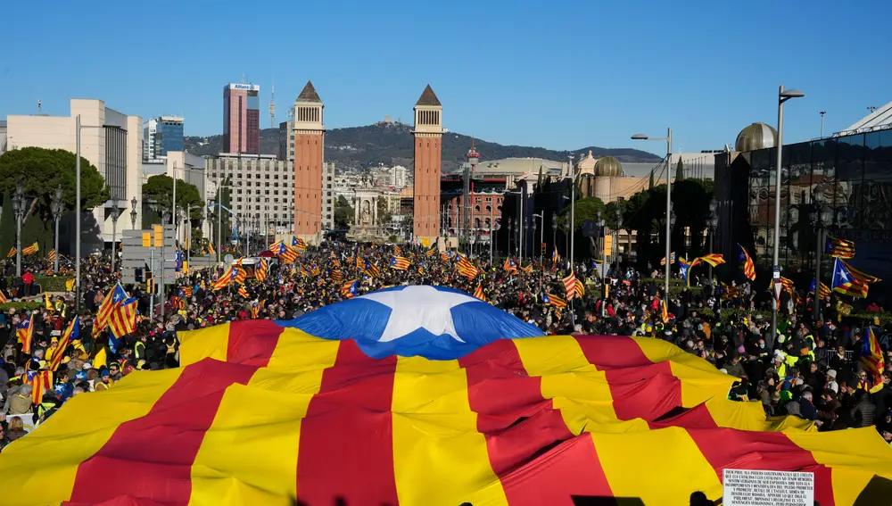 Manifestación contra la cumbre hispano-francesa