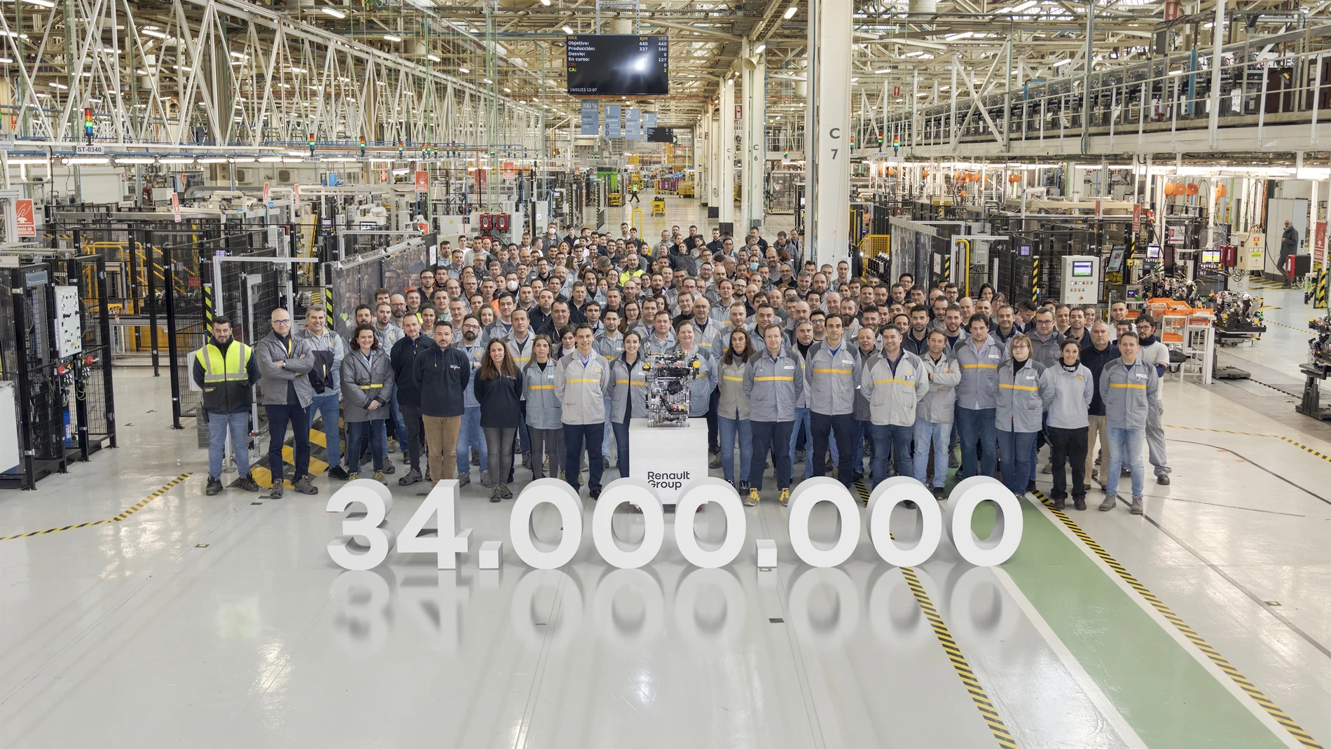 La factoría de Motores de Renault en Valladolid celebra la producción del motor 34 millones.JOSE M. PERAL19/01/2023