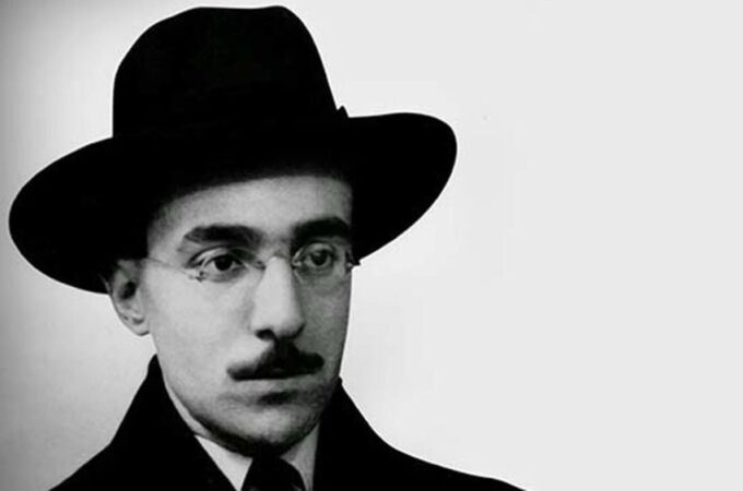 Pessoa fue educado en Sudáfrica, en una escuela católica irlandesa de Durban