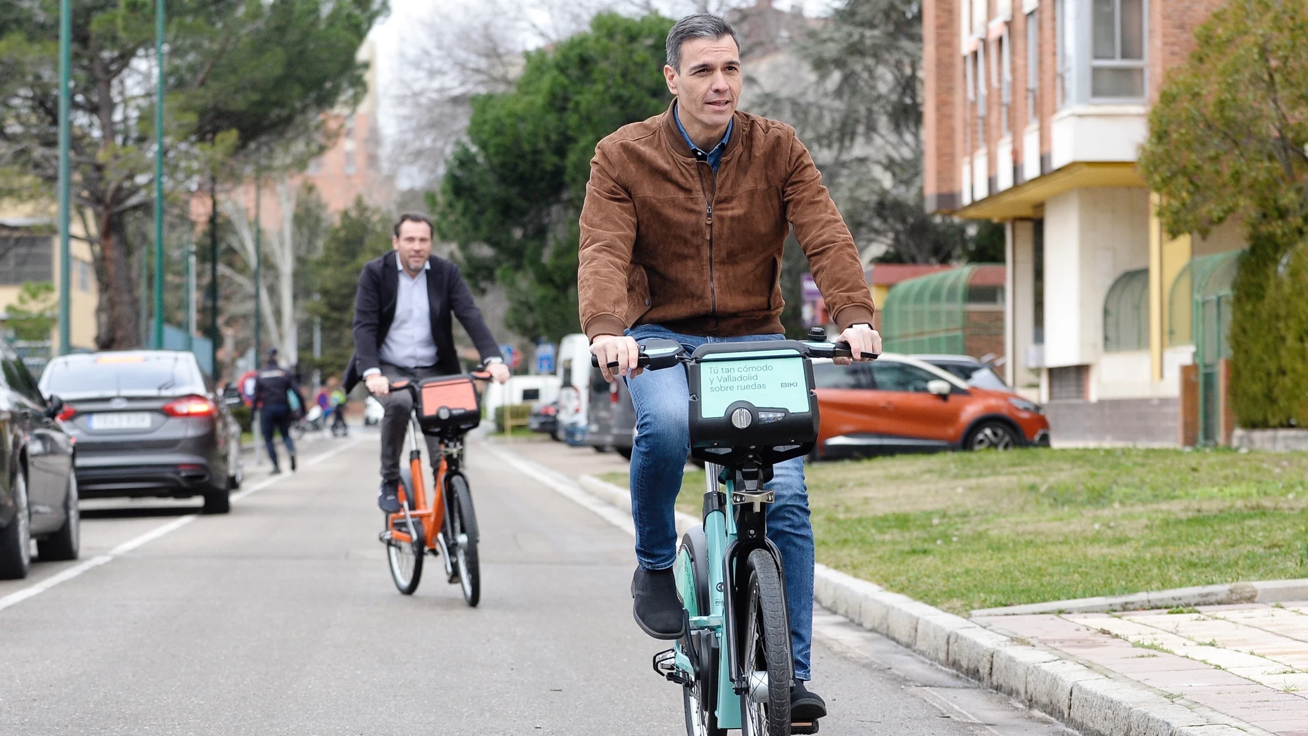 Pedro Sánchez, ayer en Valladolid, junto al alcalde de la ciudad, Óscar Puente