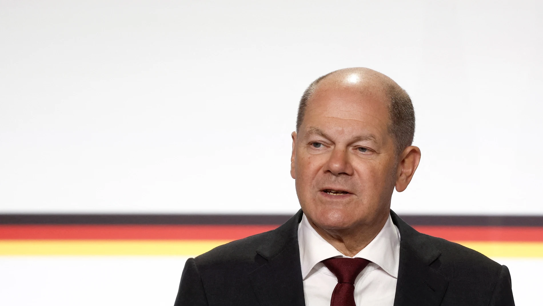 El canciller alemán, Olaf Scholz, este domingo en París