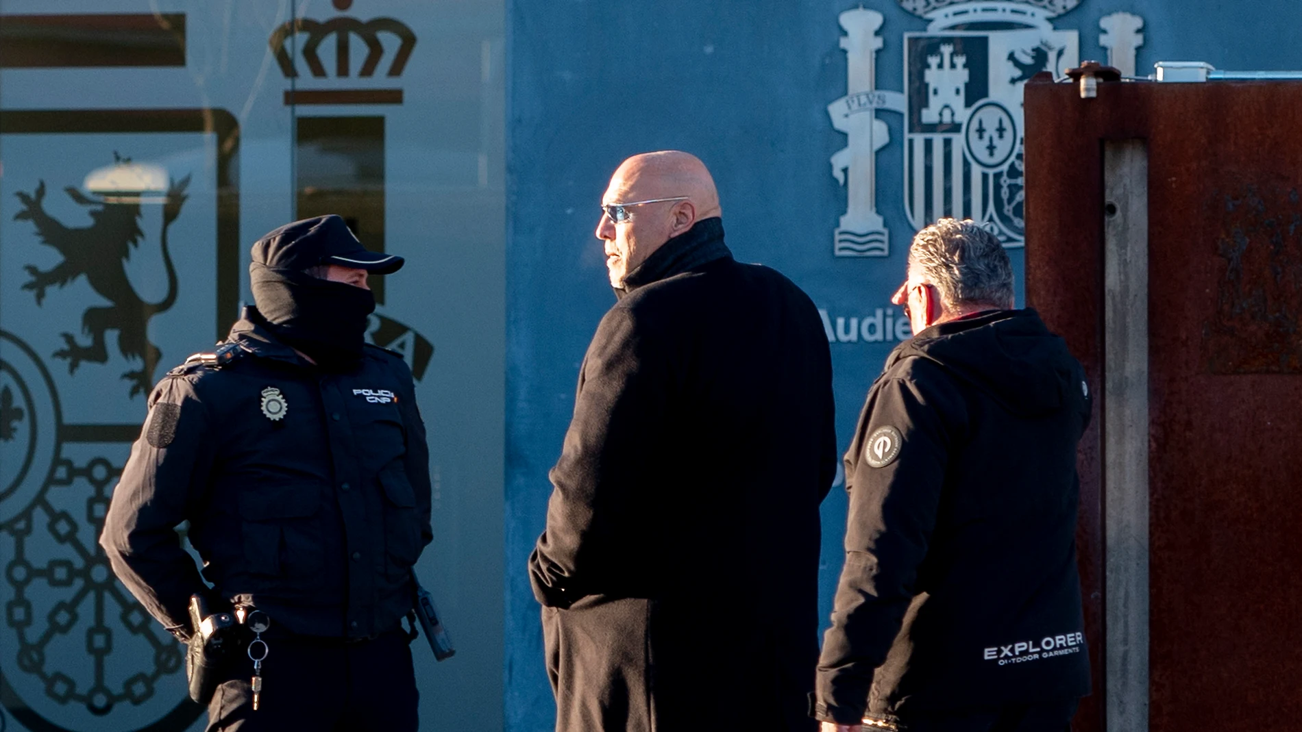 Frank Hannebuth, presunto líder de Los Ángeles del Infierno en Hannover, hoy, a su llegada a la Audiencia Nacional para el comienzo del juicio