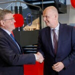 El president de la Generalitat, Ximo Puig, se ha reunido con Sebastian Ebel (d), CEO del grupo turístico alemán TUI, con sede en Hannover, para tratar cuestiones relacionadas con la conectividad aérea futura entre Alemania y la Comunitat Valenciana ante la próxima construcción de la gigafactoría de baterías del grupo Volkswagen en Sagunto (Valencia)