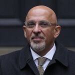 El presidente del Partido Conservador británico, Nadhim Zahawi, sale de la oficina de la formación en Westminster, Londres