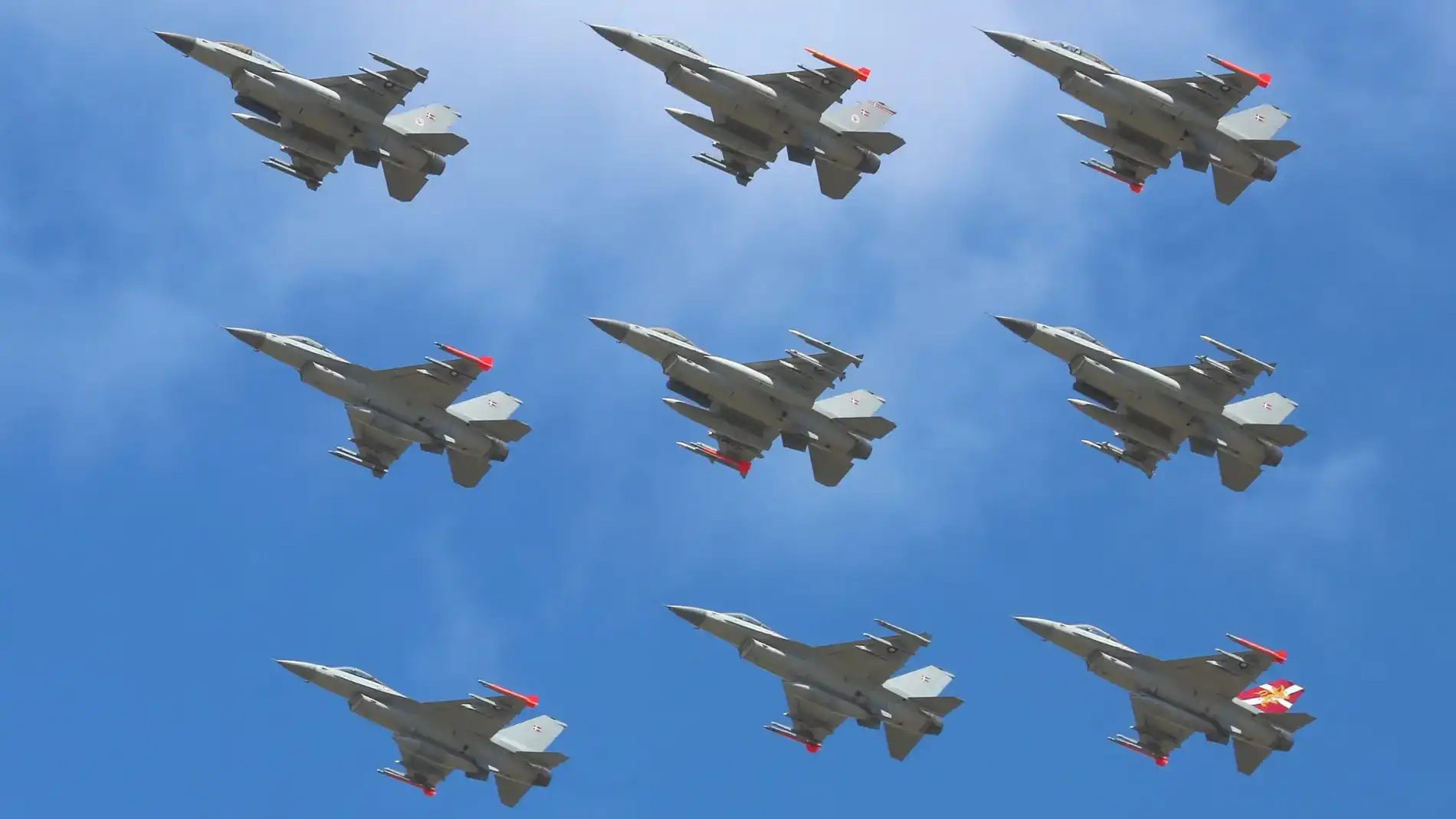 Nueve aviones F-16 de la Real Fuerza Aérea Danesa en una foto de archivo