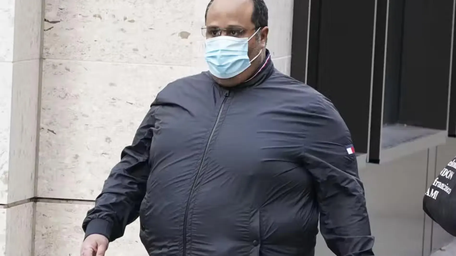 Hassan Nasser Al-Thani recibió una condena de ocho meses de prisión, que fue suspendida por dos años.
