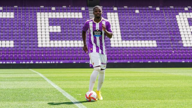 Mickaël Malsa en su presentación con el Real Valladolid