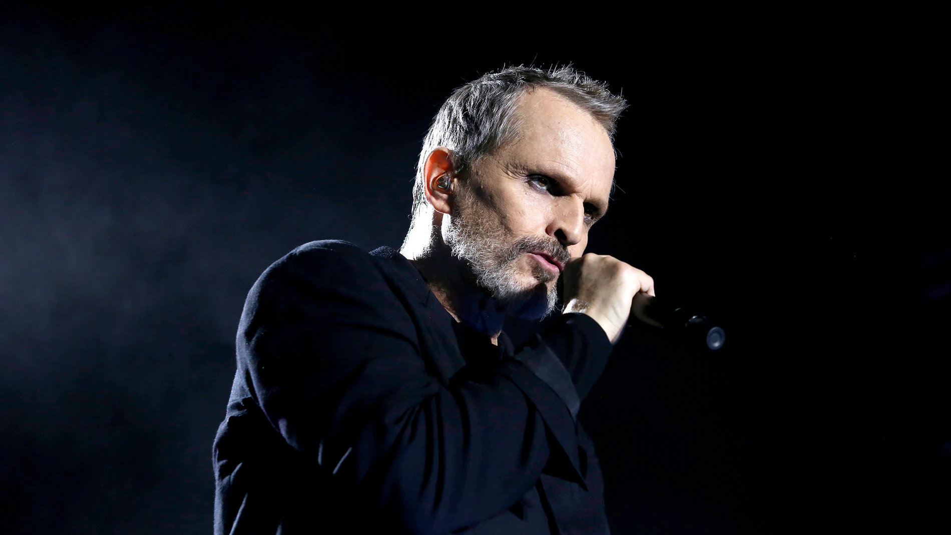 Miguel Bosé será jurado del programa "Cover Night" de La 1 de TVE, que busca a los mejores cantantes de versiones de grandes éxitos y que aún no tiene fecha de emisión