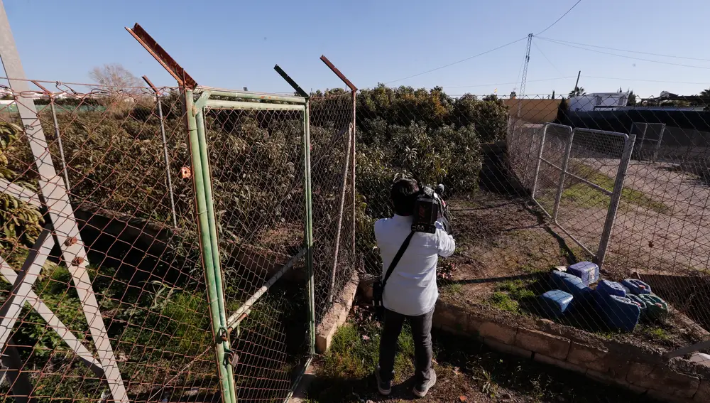 Lugar de los hechos donde un hombre de 52 años ha matado este viernes a otro de 47 con una escopeta en una finca agrícola de Vélez-Málaga. EFE/Jorge Zapata