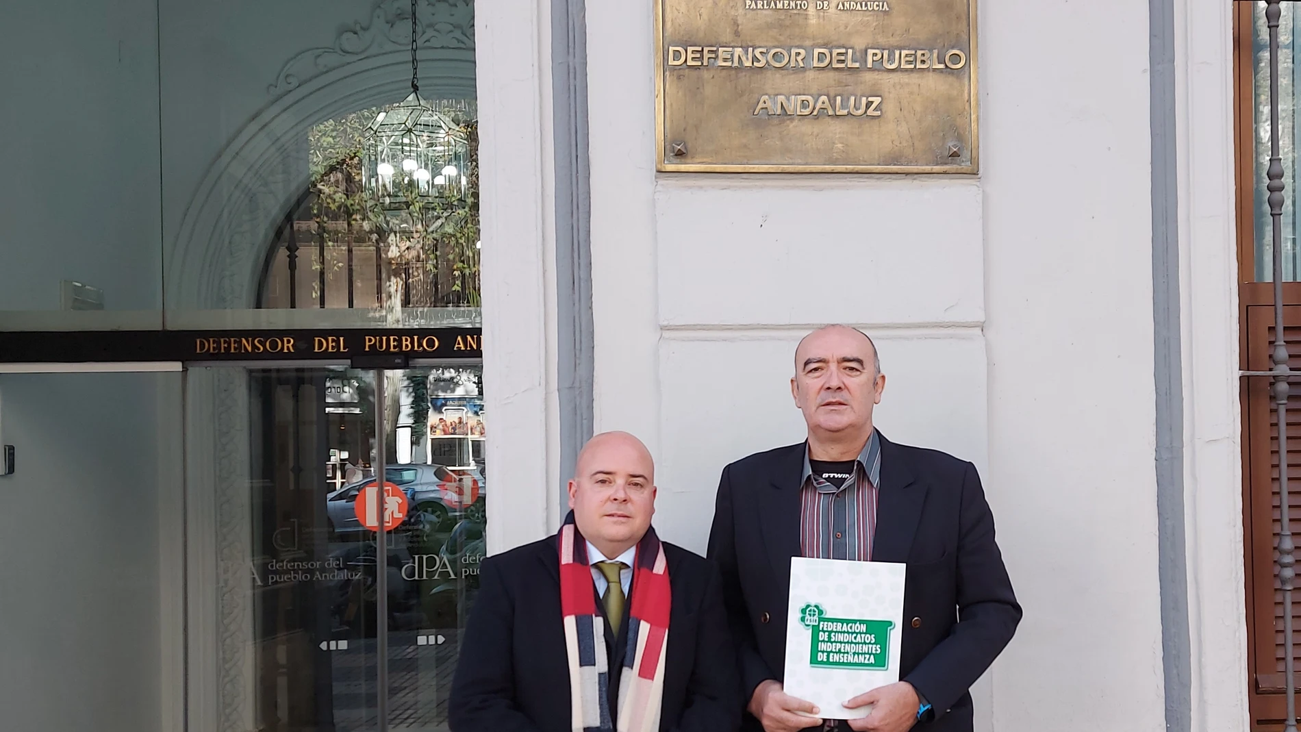 Representantes de FSIE, en la oficina del Defensor del Pueblo
