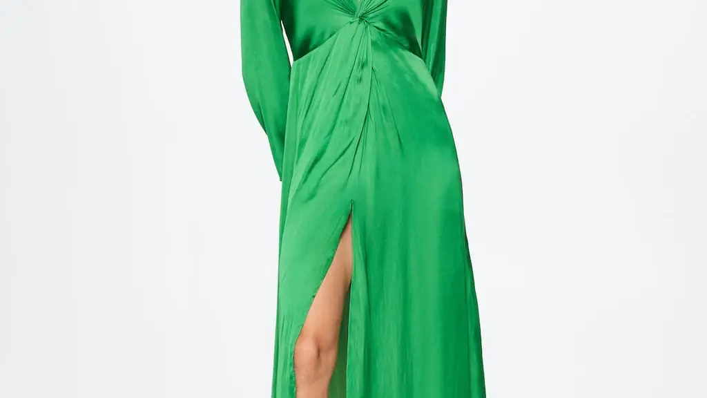 Vestido satinado.