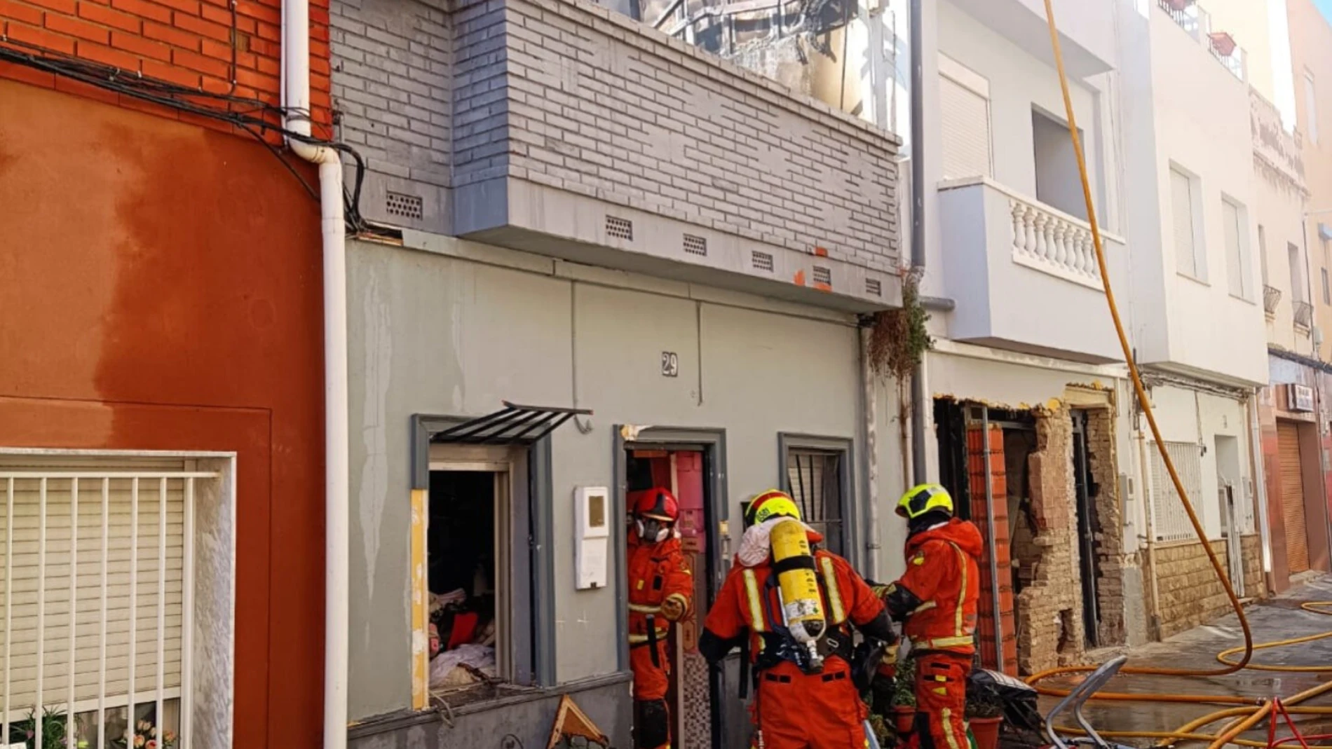 Muere una mujer en el incendio de una vivienda en el Puerto de Sagunto (Valencia)