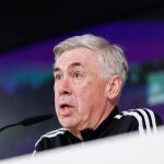 El entrenador italiano del Real Madrid Carlo Ancelotti durante una conferencia 